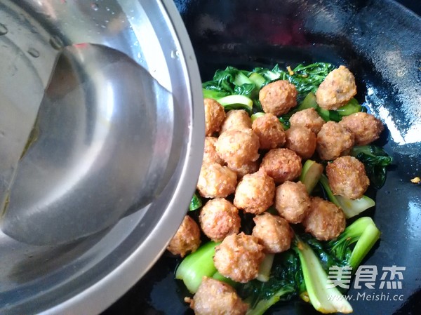 Braised Pork Balls with Green Vegetables recipe