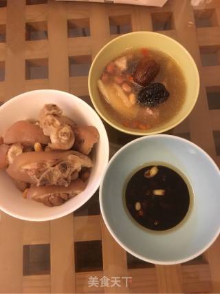 Soy Peanut Trotter Soup recipe