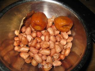 Green Papaya Peanut Pork Bone Soup recipe