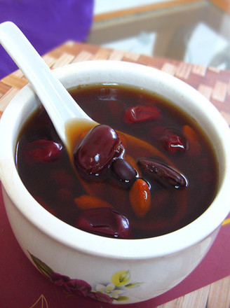 Chinese Wolfberry and Jujube Bean Soup