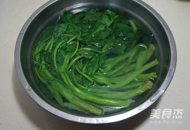 Spinach with Cashew Nuts recipe