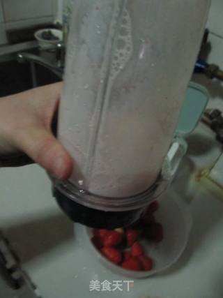 Strawberry Milkshake recipe