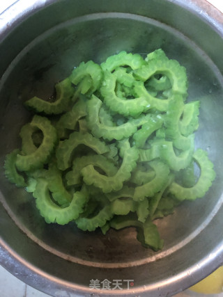 Bitter Gourd Scrambled Eggs recipe