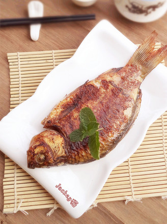 Pan-fried Crucian Carp with Sauce recipe