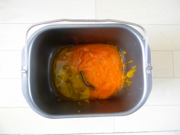 Carrot Crispy Bottom Bun recipe