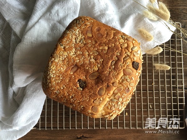 Breadmaker Version Dried Fruit Oatmeal Toast recipe