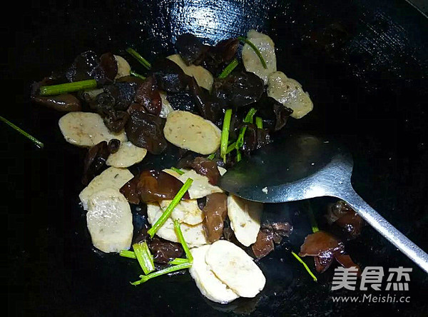 Fish Cake Stir Fried Fungus recipe