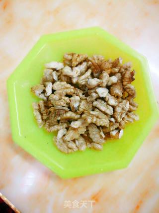 Walnut Hair Cake recipe