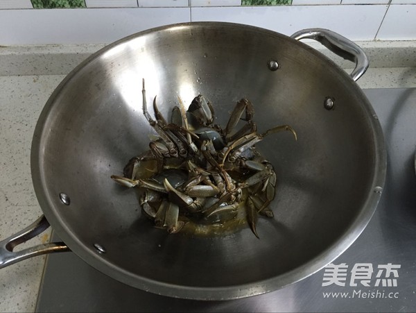 Braised Crab with Scallion Oil recipe