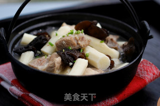 Yam and Fungus Pork Ribs Soup recipe