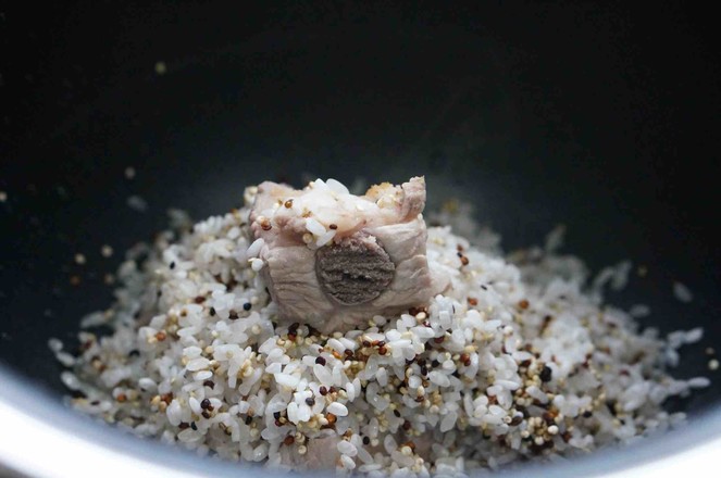 Quinoa Congee with Wolfberry Pork Ribs recipe