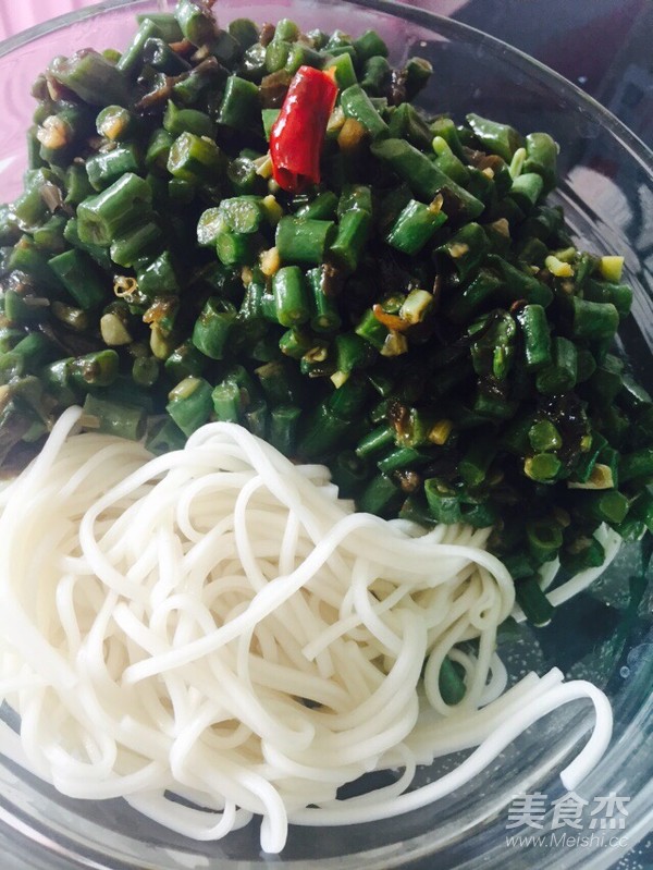 Cowpea Olive Vegetable Noodles recipe