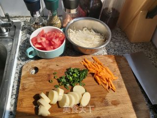 Tomato Golden Needle Tofu Soup recipe