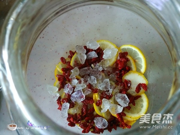 Honey Lemon Goji Berry Tea recipe