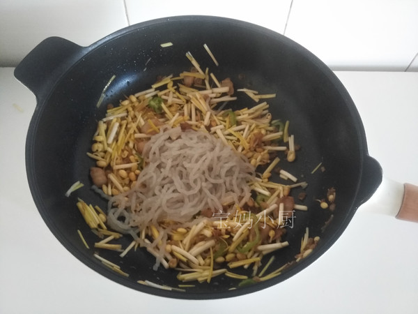 Soy Bean Sprouts Fried Garlic Yellow recipe