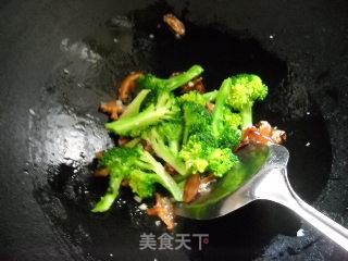 Two-color Egg Stewed with Broccoli recipe