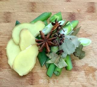 Spring Bamboo Shoots Pork Bone Soup recipe