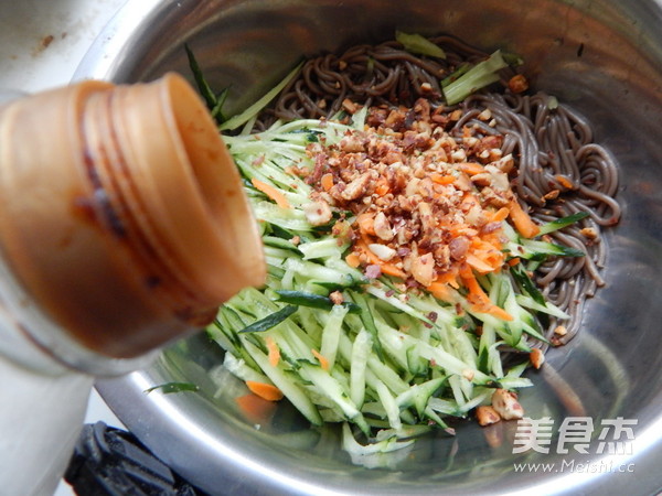 Soba Noodles with Cucumber and Egg Crust recipe