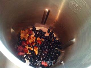 Red Dates and Black Soy Milk recipe