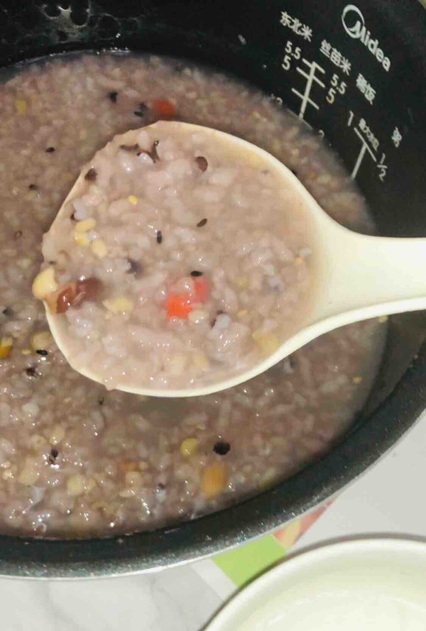 Mixed Grains, Red Dates, Wolfberry Porridge recipe