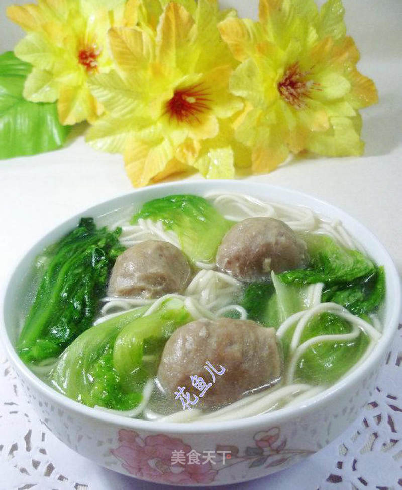 Lettuce and Meatball Ramen recipe