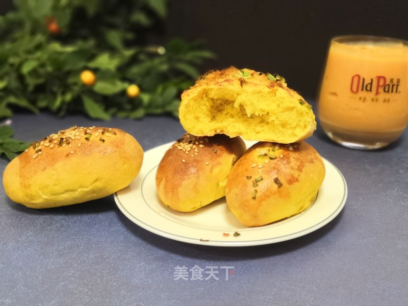 Pork Floss Carrot Buns recipe