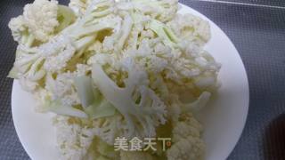 Stir-fried Cauliflower with Oil Residue recipe