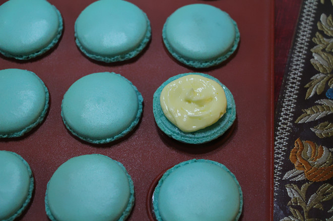 Italian Lemon Stuffed Macarons recipe