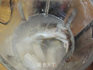 Lotus Root Carp Soup recipe