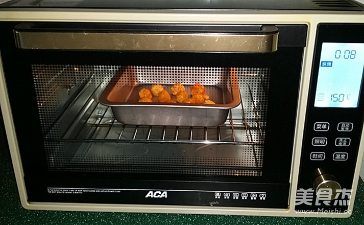 Cantonese Egg Yolk Mooncake recipe