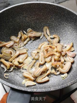 Home-style Stir-fried Cooked Tripe recipe