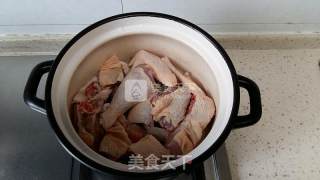 Chicken Soup with Astragalus Belly Strips——a Soup in Autumn and Winter recipe
