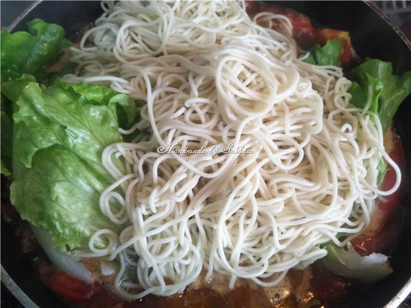 Braised Pork Noodles with Tomato recipe