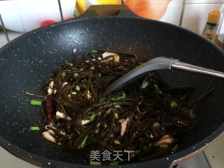 #trust之美# Fried Kelp Shredded Pork recipe