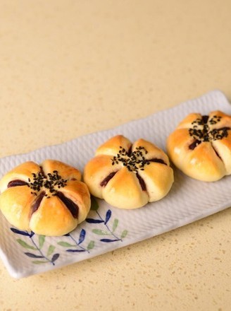 Flower Bean Paste Bread recipe