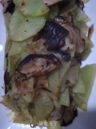 Stir-fried Mushrooms with Lettuce recipe