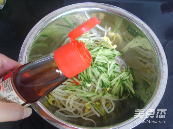 Cucumber with Bean Sprouts recipe