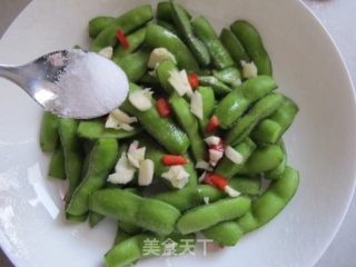 Simple and Delicious-steamed Edamame Pods recipe