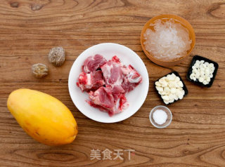 Autumn Beauty Soup-braised Pork Ribs with Papaya and Tremella recipe