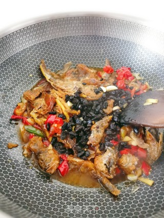 Braised Small Yellow Croaker with Black Bean Sauce recipe