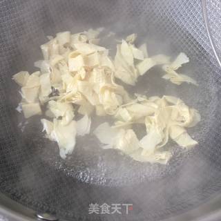 Celery Mixed with Oily Bean Curd recipe