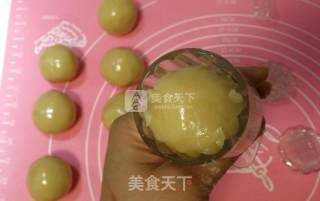 Cantonese-style Coconut Milk Fragrant Mooncakes recipe