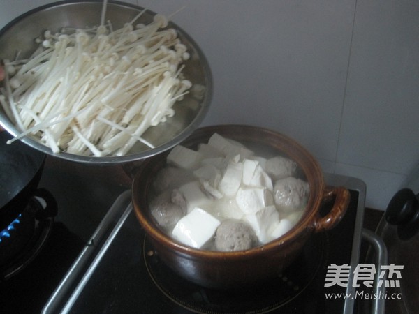 Enoki Mushroom and Tofu Pot recipe