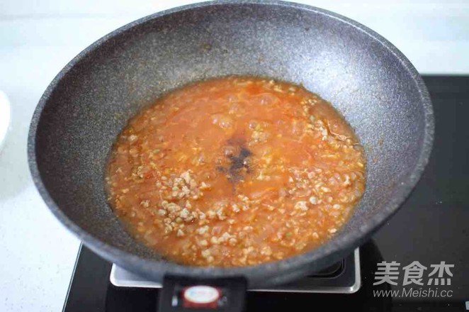 Spaghetti with Tomato Meat Sauce recipe