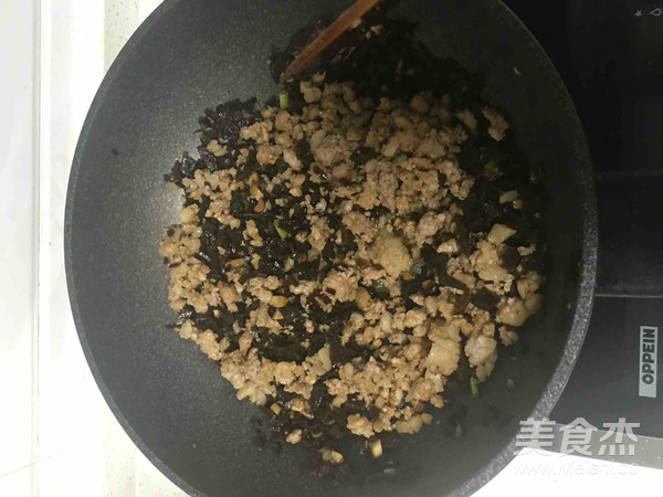 Stir-fried Minced Pork with Rose Kohlrabi recipe