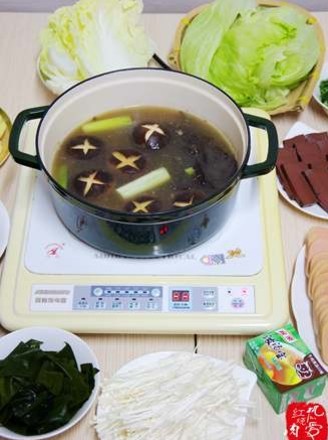 Mushroom Hot Pot in Thick Soup
