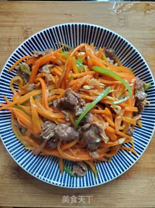 Stir-fried Beef with Carrots and Green Peppers recipe