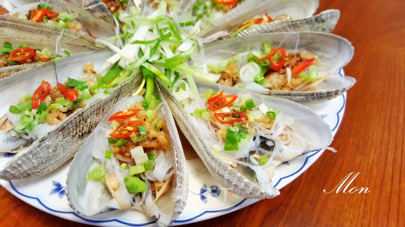 Steamed Corn Mussels with Garlic recipe