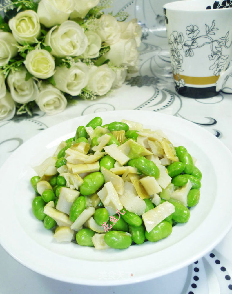 Stir-fried Lamb Tail Bamboo Shoots with Edamame recipe