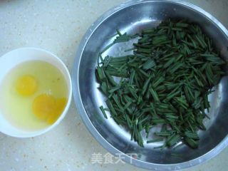 Fried Cat Ears with Chives and Eggs recipe